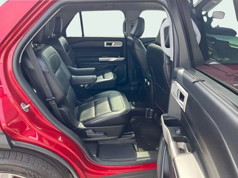 Used 2023 Ford Explorer Limited w/ Equipment Group 301A AWD/4WD image 21