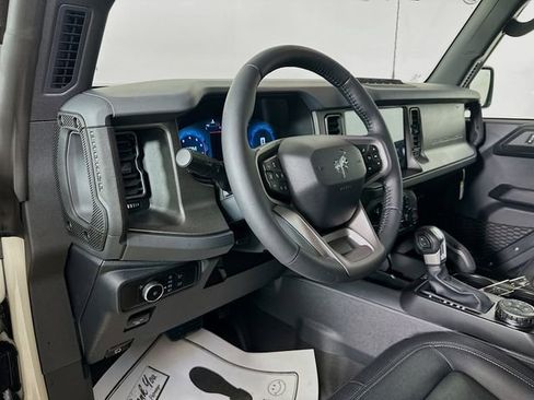 New 2026 Ford Bronco Badlands image 9