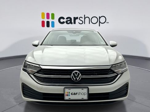 Used 2023 Volkswagen Jetta SE w/ Panoramic Sunroof Package FWD image 8
