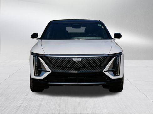 Used 2026 Cadillac Lyriq Luxury w/ LPO, Floor Liner Package image 2