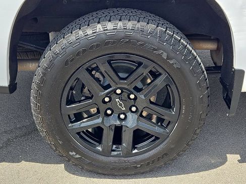 Used 2025 Chevrolet Silverado 1500 RST AWD/4WD image 7