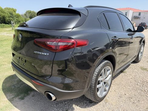 Used 2018 Alfa Romeo Stelvio Sport w/ Quick Order Package 22J Sport AWD/4WD image 4