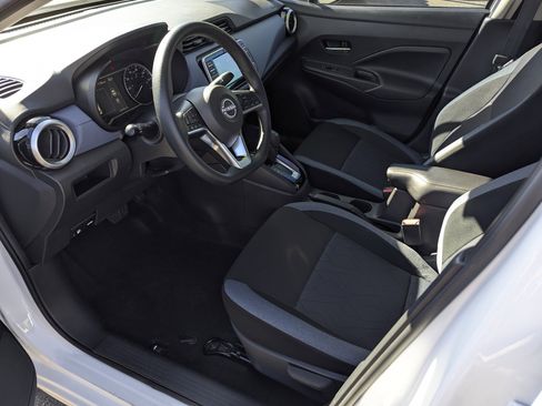 Used 2024 Nissan Versa SV image 9