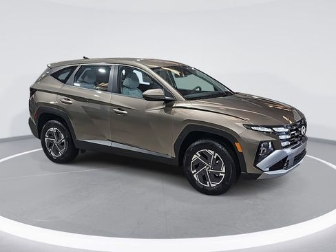 New 2026 Hyundai Tucson Blue SE image 3