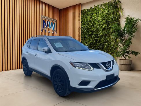 Used 2016 Nissan Rogue S w/ Appearance Package AWD/4WD image 1