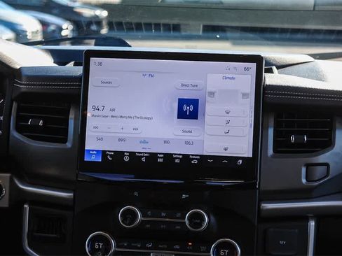 Used 2024 Ford Expedition XLT image 19