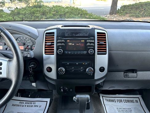 Used 2013 Nissan Xterra S image 17