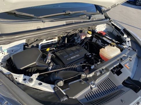 Used 2020 Chevrolet Trax LT w/ LT Convenience Package image 19