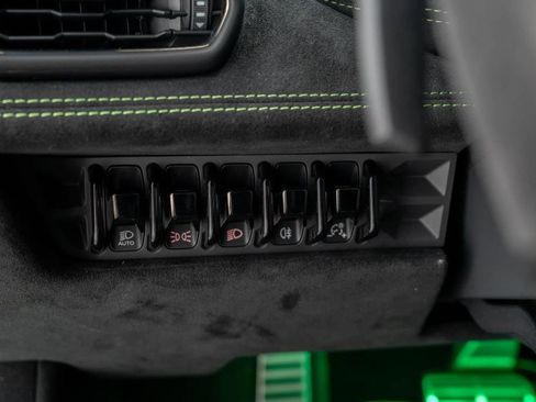 Used 2022 Lamborghini Huracan STO image 15