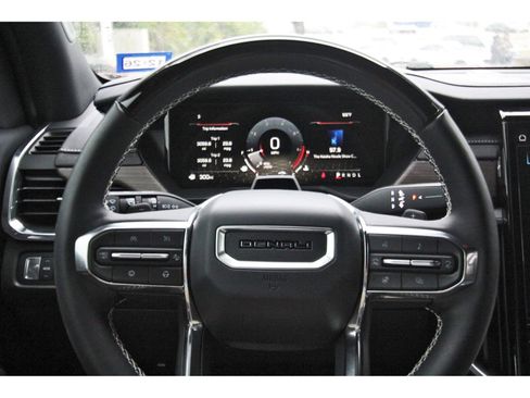Used 2025 GMC Acadia Denali w/ Super Cruise Package FWD image 13