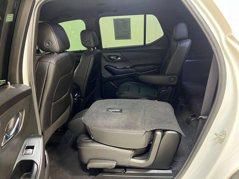Used 2023 Chevrolet Traverse LT FWD image 27