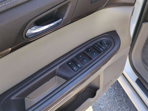 Used 2015 GMC Acadia Denali image 22