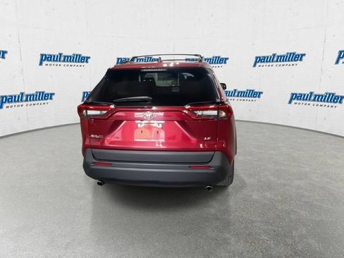 Used 2019 Toyota RAV4 LE w/ Carpet Mat Package FWD image 9