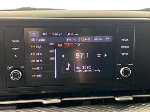 Used 2023 Kia Carnival LX FWD image 28