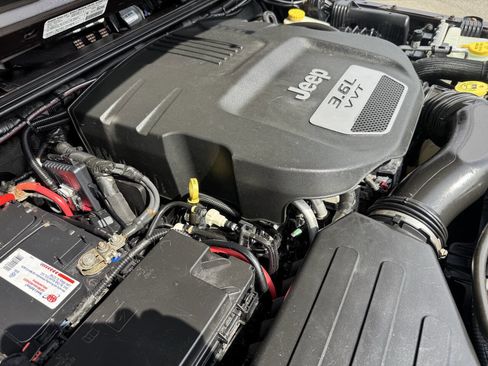 Used 2013 Jeep Wrangler Sport image 12