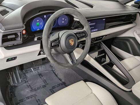 Certified 2024 Porsche Macan 4 Electric AWD/4WD image 4