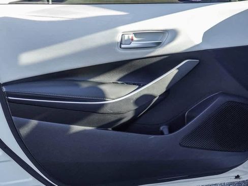 Used 2021 Toyota Corolla SE w/ Carpet Mat Package (TMS) image 19