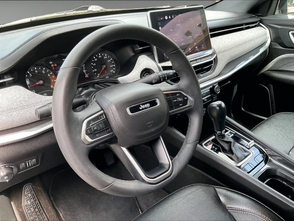 Used 2023 Jeep Compass Latitude AWD/4WD image 8