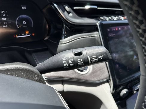 Used 2023 Jeep Grand Cherokee L Overland RWD image 55