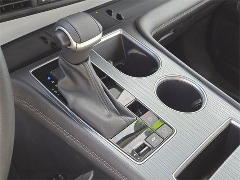 Used 2025 Toyota Sienna XLE image 26