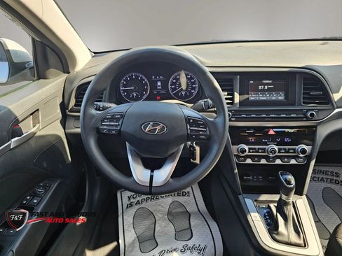 Used 2020 Hyundai Elantra SE w/ Cargo Package (C1) FWD image 17