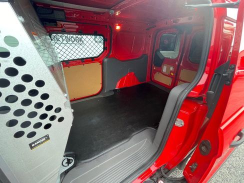 Used 2022 Ford Transit Connect XL image 34