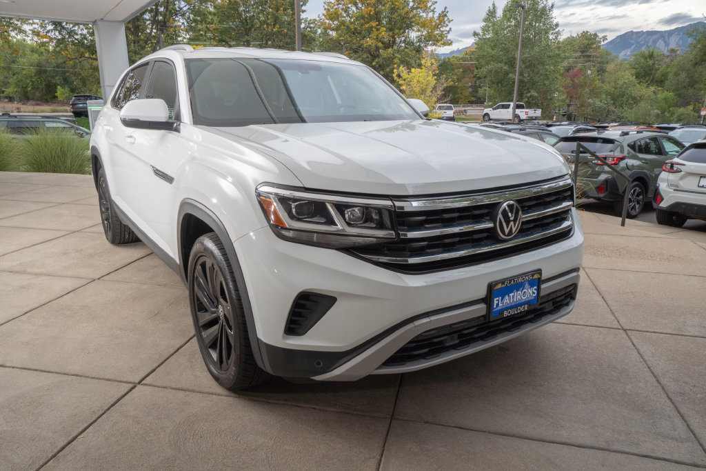 Used 2023 Volkswagen Atlas Cross Sport SE AWD/4WD image 2