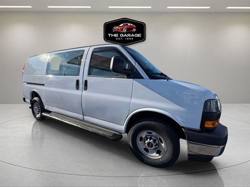 Used 2019 GMC Savana 2500 w/ Driver Convenience Package image 9