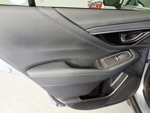 Used 2025 Subaru Outback Limited AWD/4WD image 9