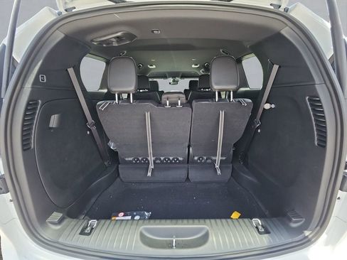 New 2025 Chrysler Voyager LX image 32