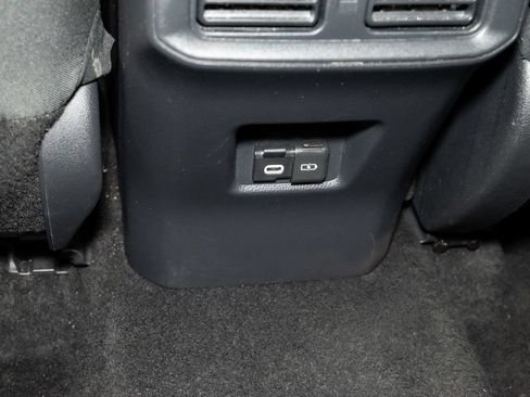 Used 2025 Toyota RAV4 XLE AWD/4WD image 23