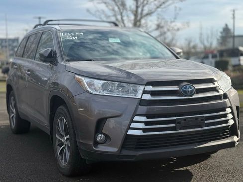Used 2019 Toyota Highlander XLE image 7