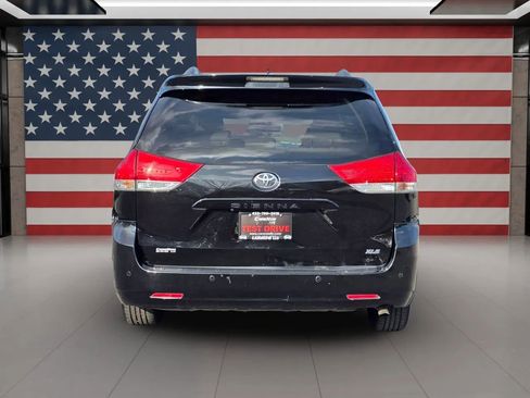 Used 2013 Toyota Sienna XLE image 5