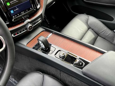 Certified 2023 Volvo XC60 B5 Plus image 15