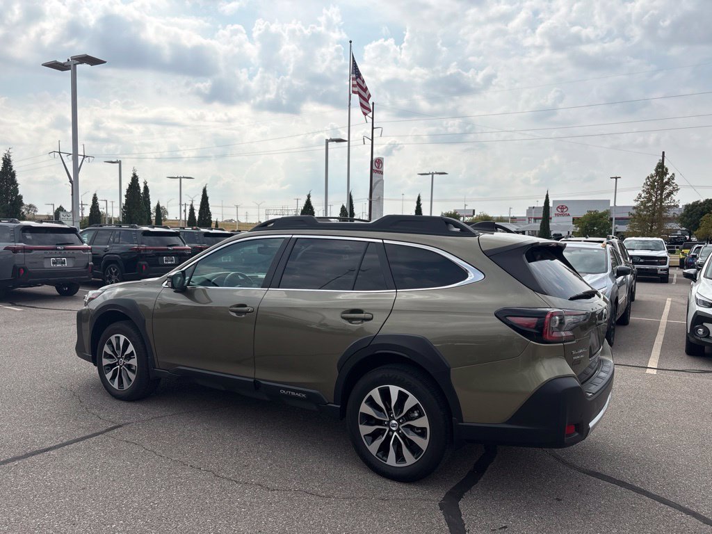 Used 2025 Subaru Outback Limited AWD/4WD image 6