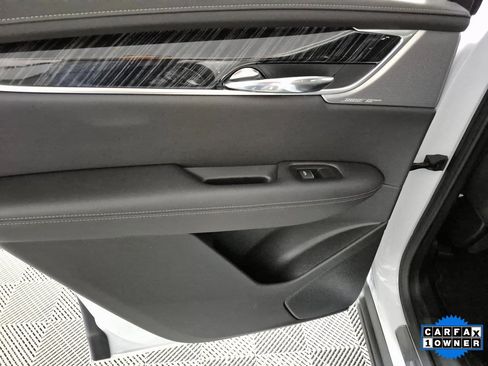 Certified 2025 Cadillac XT6 Premium Luxury image 14