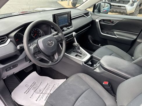 Used 2020 Toyota RAV4 LE image 14