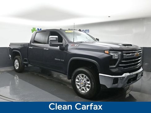 Used 2024 Chevrolet Silverado 2500 LTZ w/ LTZ Plus Package image 2
