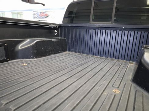Used 2017 Toyota Tacoma SR image 20
