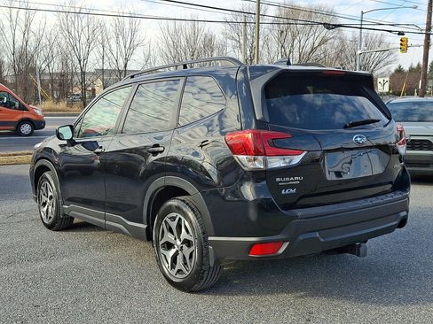 Used 2021 Subaru Forester Premium image 5