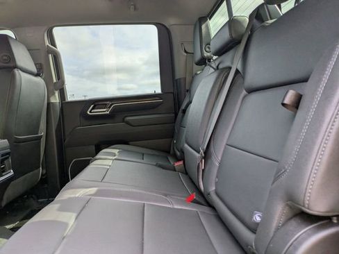 Used 2025 Chevrolet Silverado 3500 LTZ w/ LTZ Premium Package AWD/4WD image 15