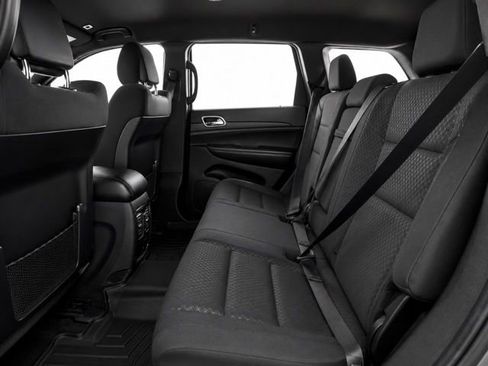 Used 2018 Jeep Grand Cherokee Laredo AWD/4WD image 18