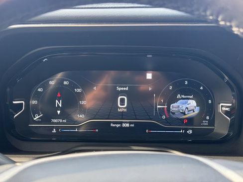 Used 2022 GMC Yukon Denali w/ Denali Premium Package RWD image 26