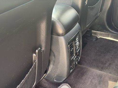 Used 2018 Jeep Grand Cherokee Limited image 25