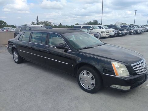 Used 2008 Cadillac DTS Limousine FWD image 4