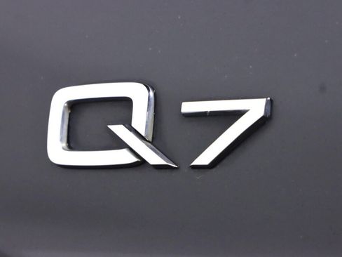 Used 2014 Audi Q7 3.0T S line Prestige w/ Technology Package image 39