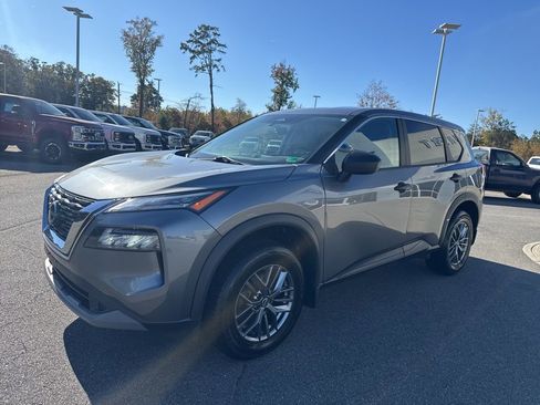 Used 2023 Nissan Rogue S image 7