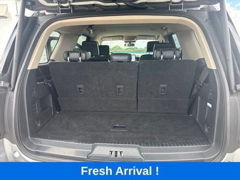 Used 2023 Ford Expedition XLT RWD image 5