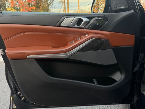 Used 2022 BMW X7 M50i image 99