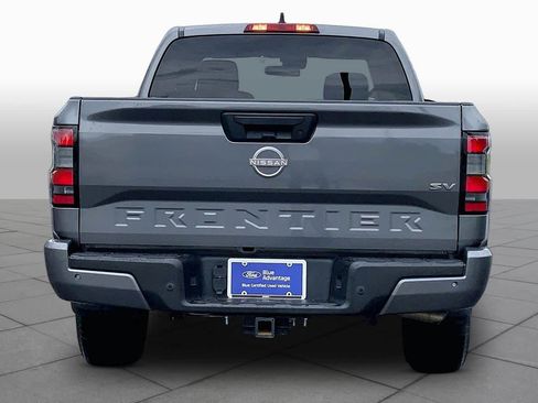 Used 2022 Nissan Frontier SV w/ Technology Package RWD image 5